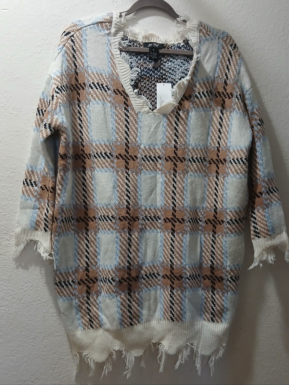 Just polly new york size S Plaid Distressed V-Neck Sweater - Light Blue & Tan